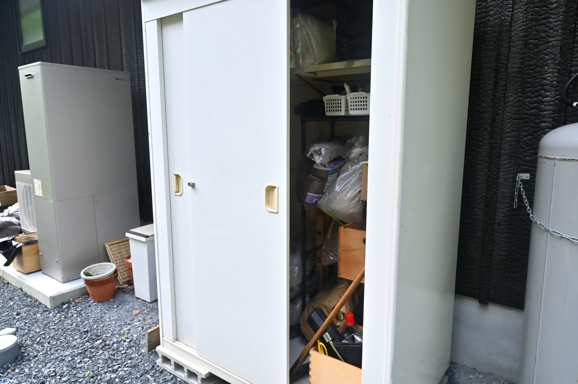 ガーデニング用品が収納されている物置