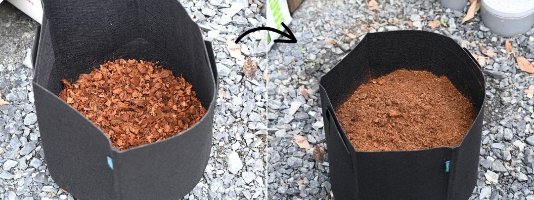 不織布プランターにココチップと土を入れている