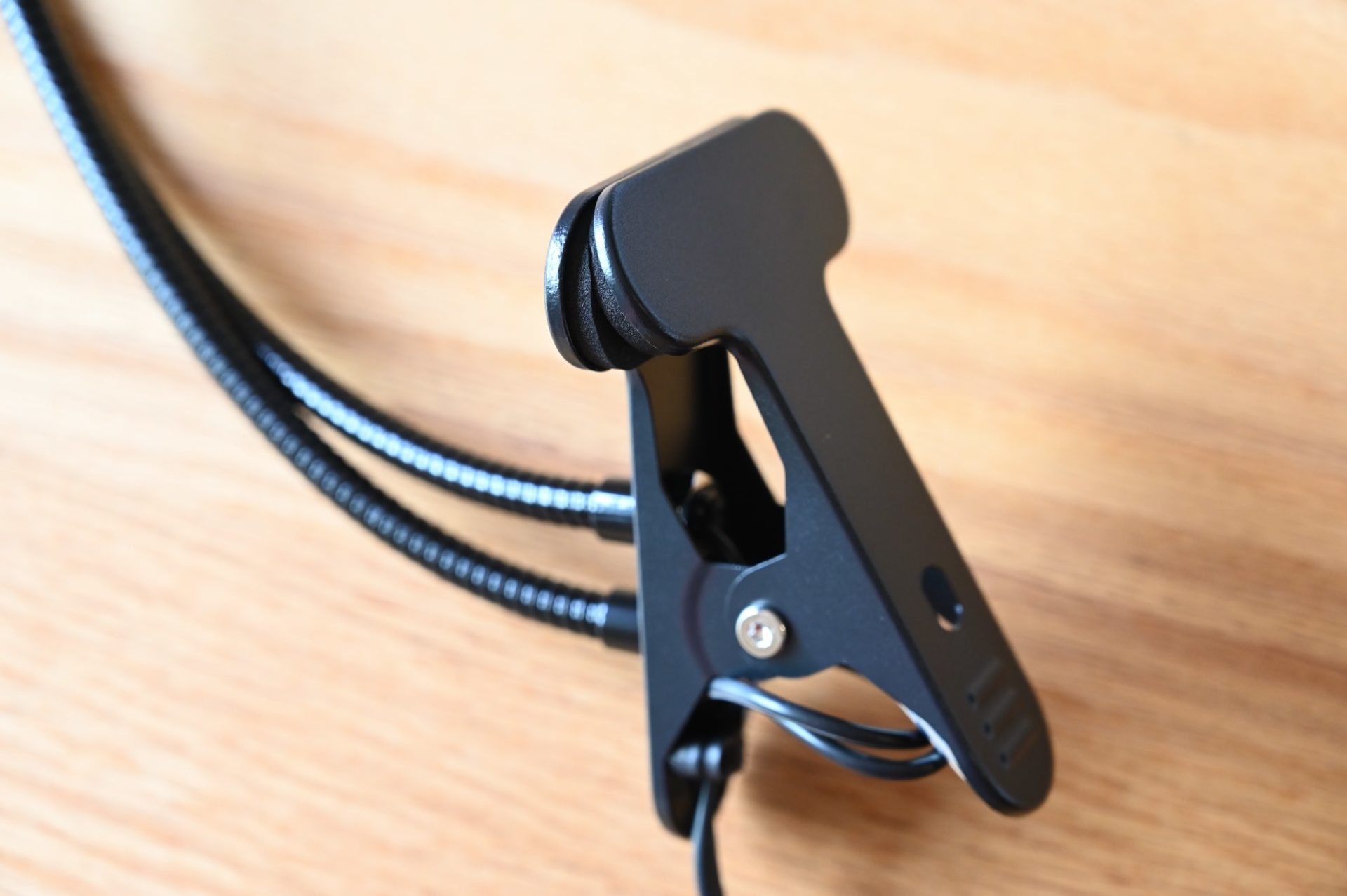 Brim「FLORA」のクリップ